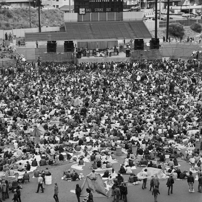 Crowd gathers for concert