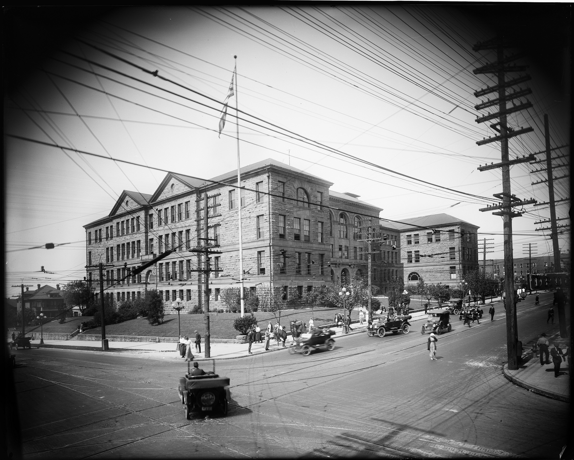 Broadway High School, black and white