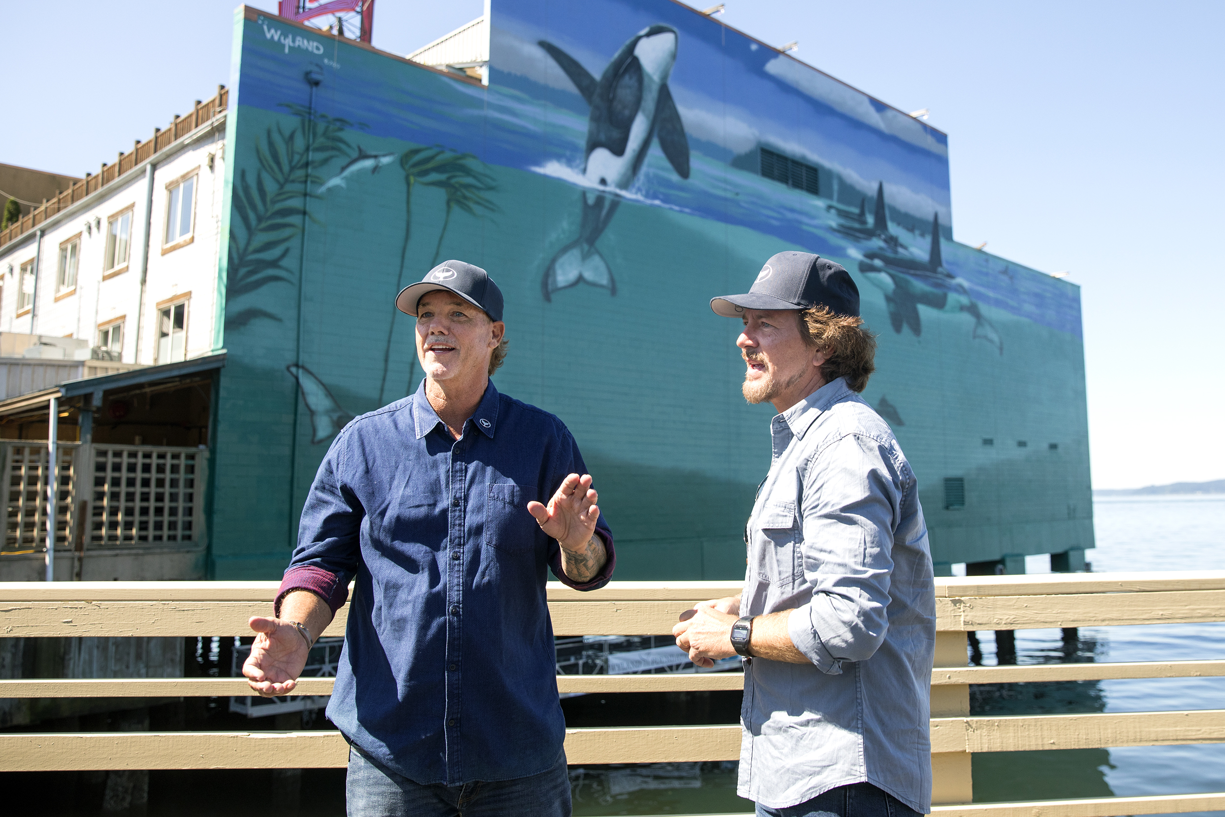 Wyland with Eddie Vedder