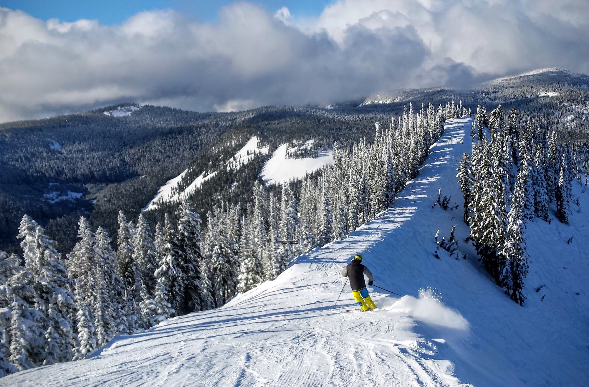 A skier shreds at White Pass.