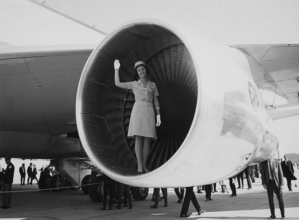 Boeing 747 air intake 