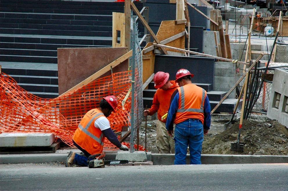 building-construction-workers