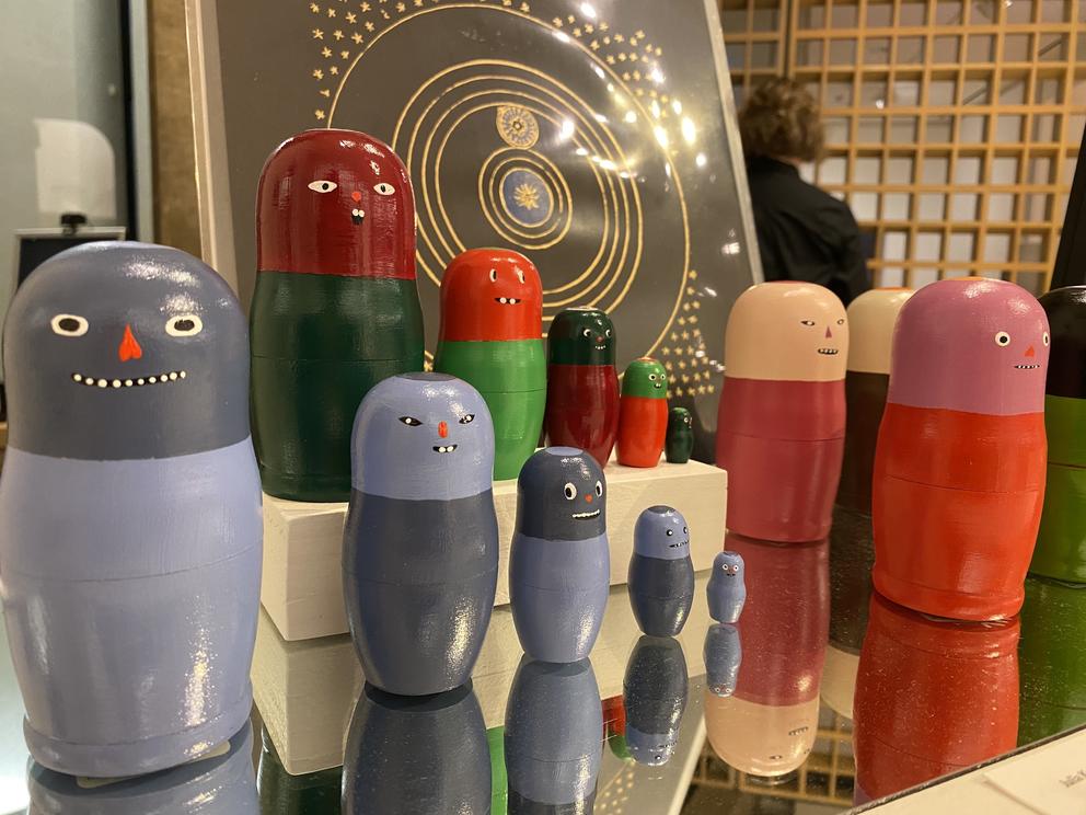 minimalist nesting dolls in many colors