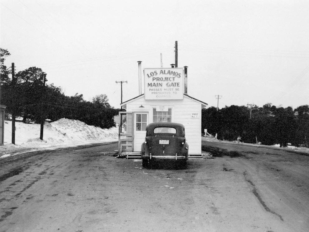 Los Alamos main gate