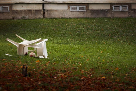 fallen-lawn-chair